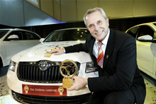 Cenu Zlat� volant 2008 prebral Reinhard Jung, predseda predstavenstva �koda Auto